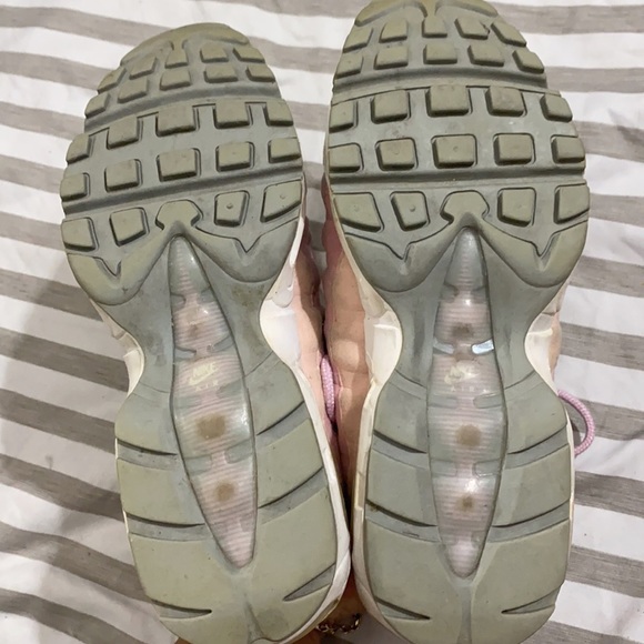 Woman’s airmax sneakers - Picture 5 of 5